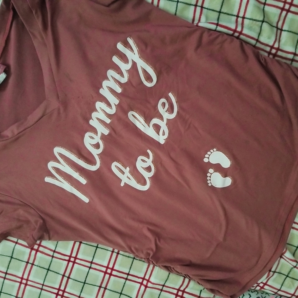 Ragdoll brand medium mommy to be maternity shirt